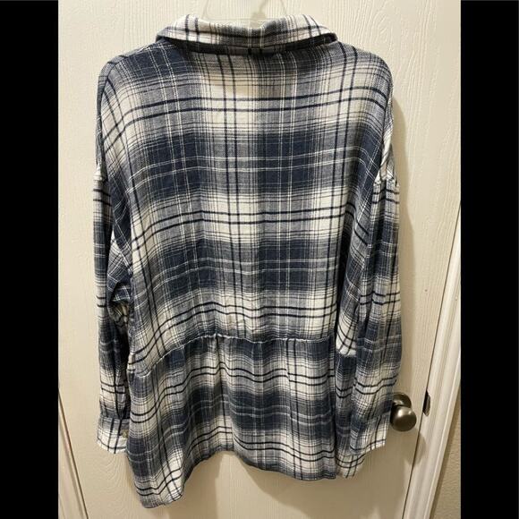 American Eagle Plaid Button‎ Down NWOT - Picture 2 of 5